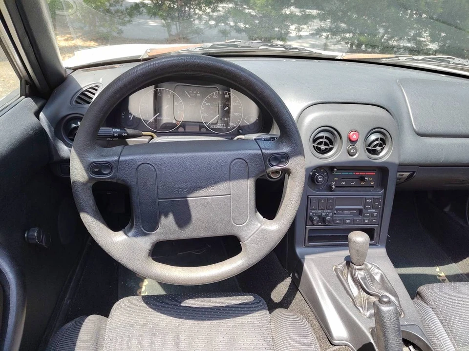 1994 Mazda NA MX-5 Miata - Image 9 of 19