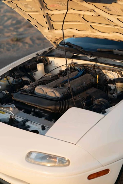1994 Mazda NA MX-5 Miata - Image 6 of 9