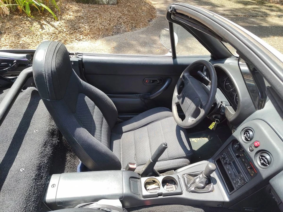 1994 Mazda NA MX-5 Miata - Image 7 of 19