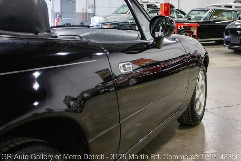 1994 Mazda NA MX-5 Miata - Image 24 of 31