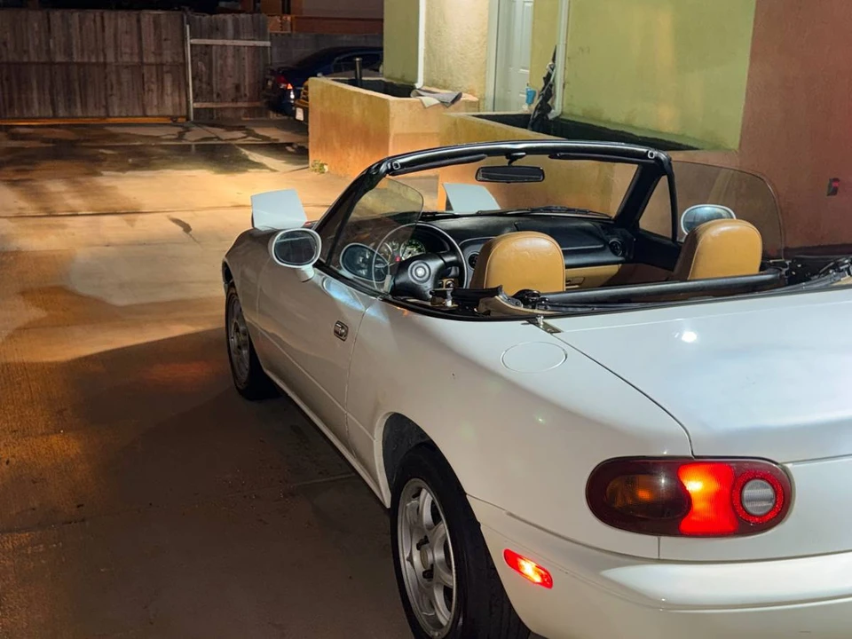 1994 Mazda NA MX-5 Miata - Image 12 of 16