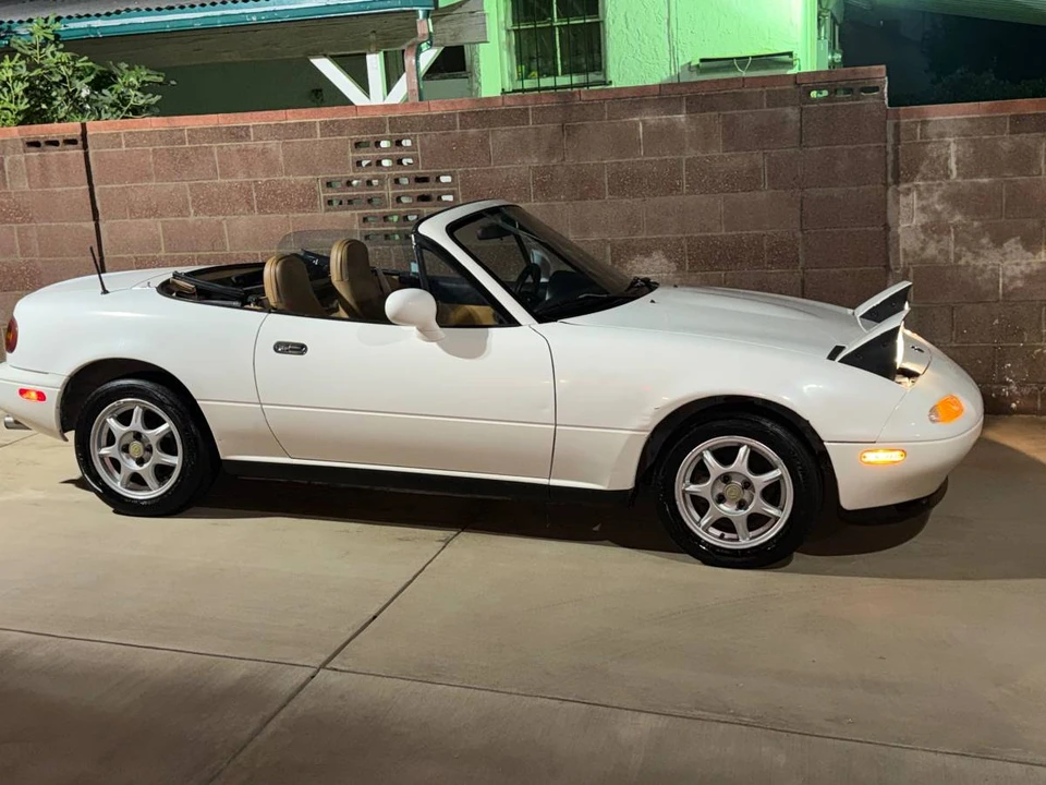 1994 Mazda NA MX-5 Miata - Image 10 of 16