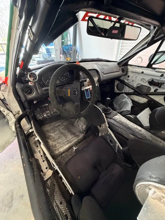 1994 Mazda NA MX-5 Miata - Image 6 of 8
