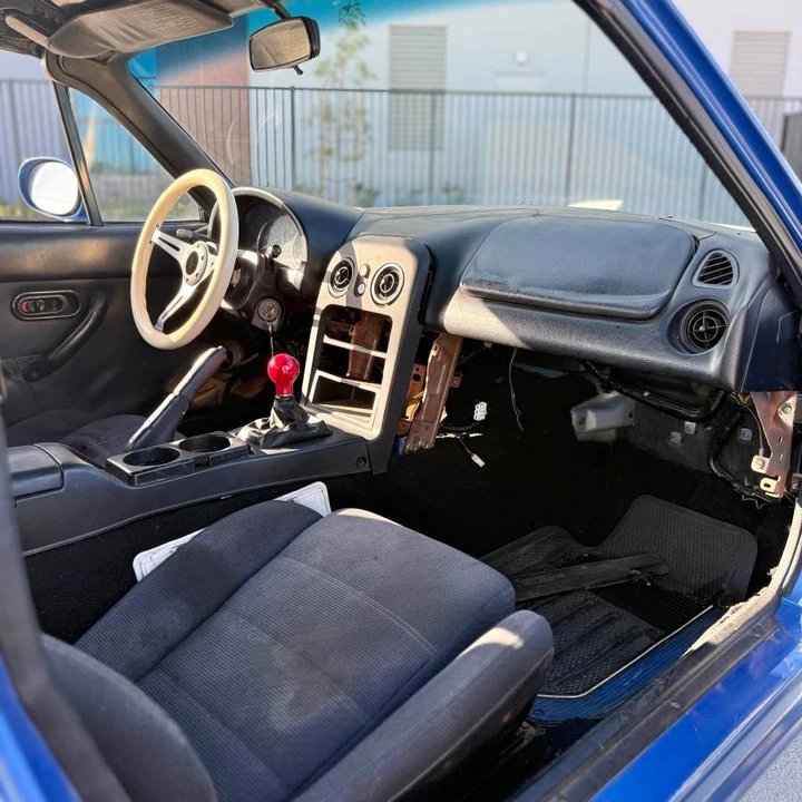 1994 Mazda NA MX-5 Miata - Image 12 of 17
