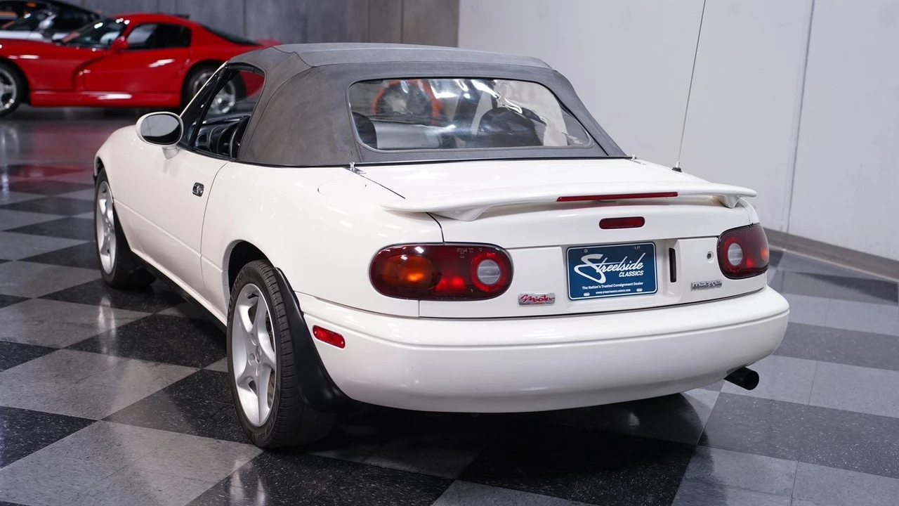 1994 Mazda NA MX-5 Miata - Image 8 of 12