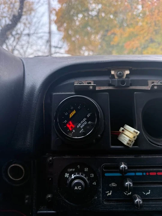 1994 Mazda NA MX-5 Miata - Image 4 of 12