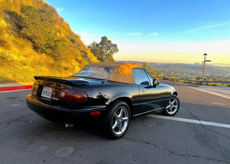 1994 Mazda NA MX-5 Miata - Image 6 of 13