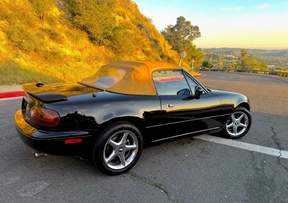 1994 Mazda NA MX-5 Miata - Image 10 of 13