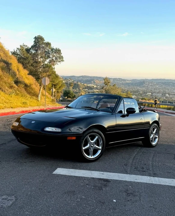 1994 Mazda NA MX-5 Miata - Image 2 of 13