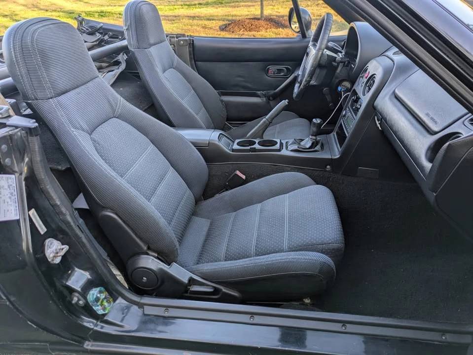 1994 Mazda NA MX-5 Miata - Image 9 of 13