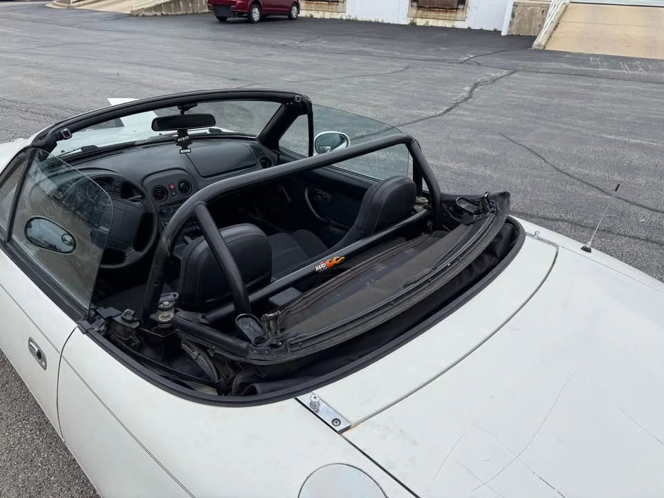 1994 Mazda NA MX-5 Miata - Image 6 of 12