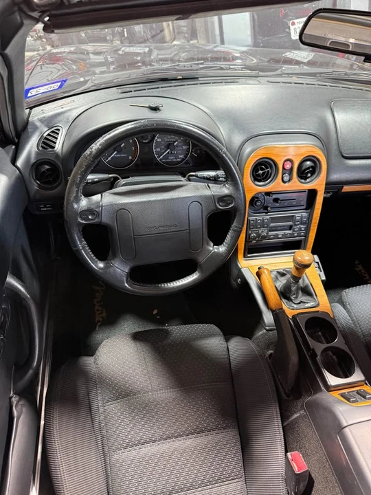 1994 Mazda NA MX-5 Miata - Image 11 of 12