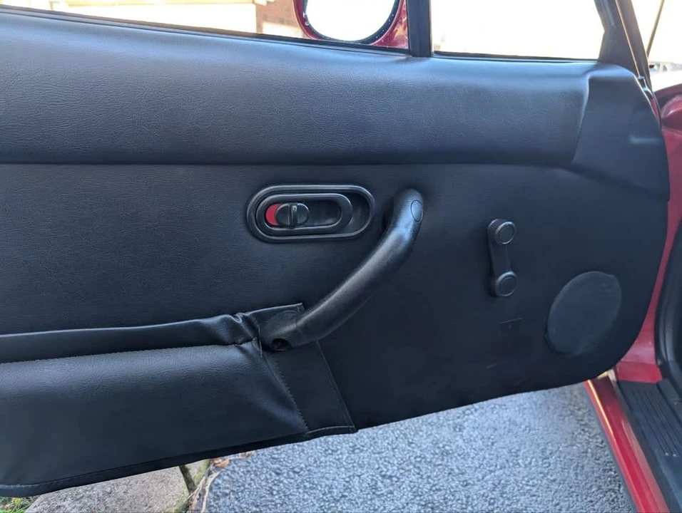 1994 Mazda NA MX-5 Miata - Image 12 of 17