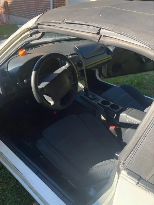 1994 Mazda NA MX-5 Miata - Image 10 of 20