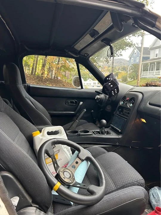 1994 Mazda NA MX-5 Miata - Image 10 of 11