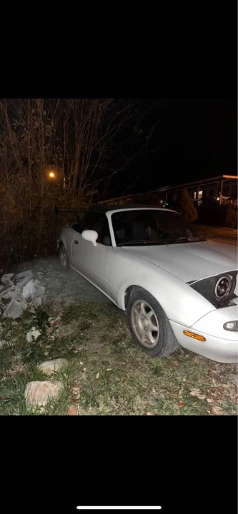 1994 Mazda NA MX-5 Miata - Image 5 of 5