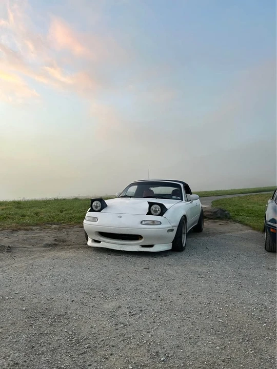 1994 Mazda NA MX-5 Miata - Image 2 of 3