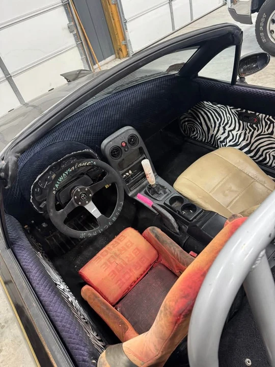 1994 Mazda NA MX-5 Miata - Image 6 of 10