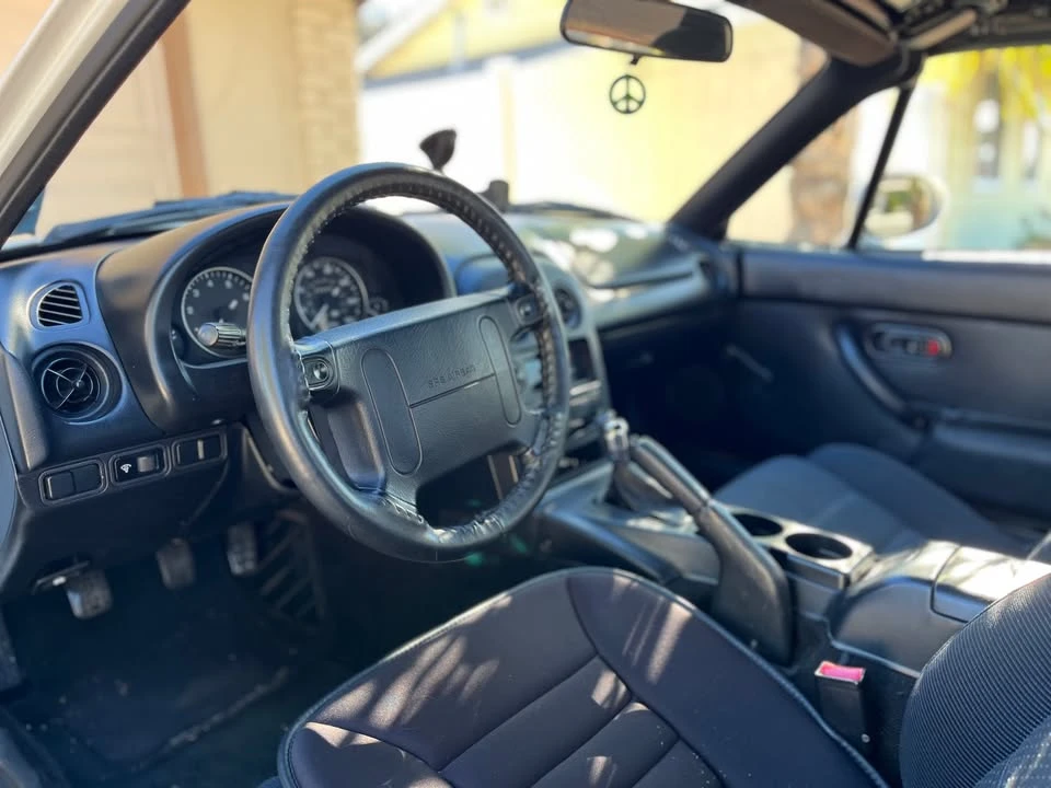 1994 Mazda NA MX-5 Miata - Image 6 of 10