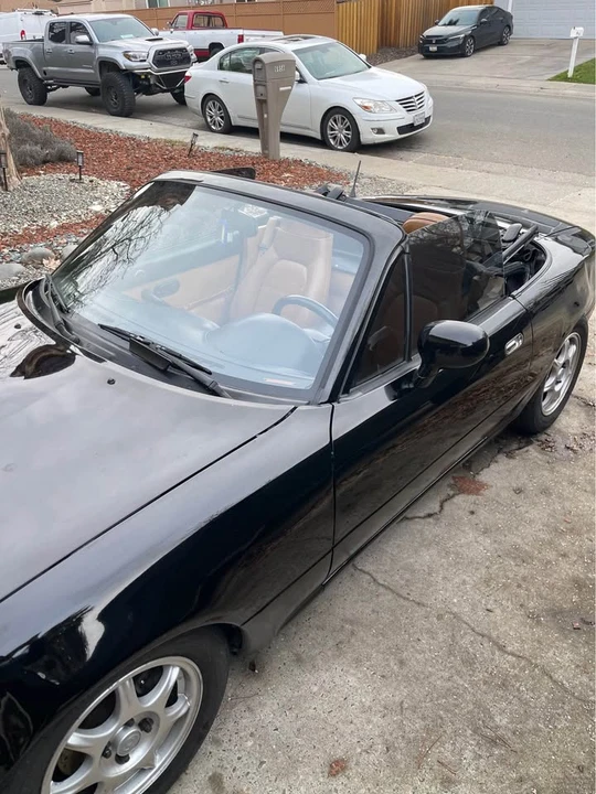 1994 Mazda NA MX-5 Miata - Image 11 of 16