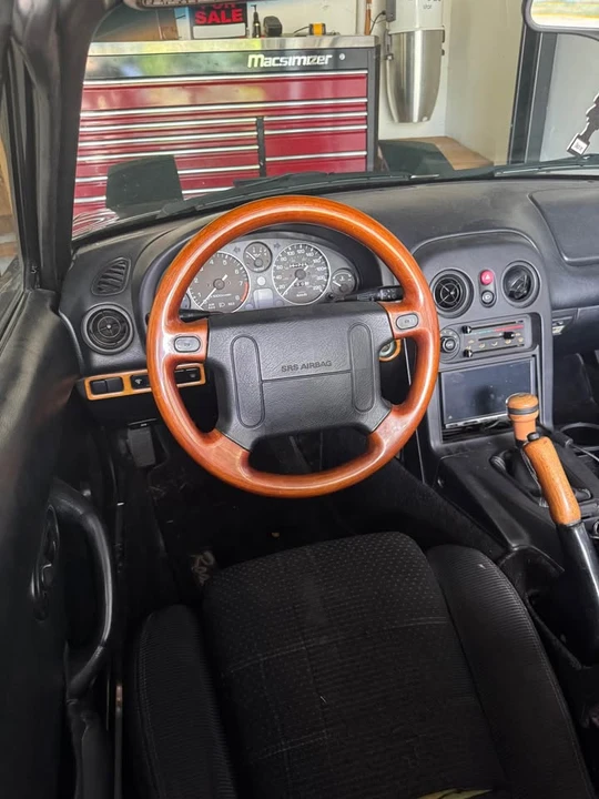 1994 Mazda NA MX-5 Miata - Image 14 of 15