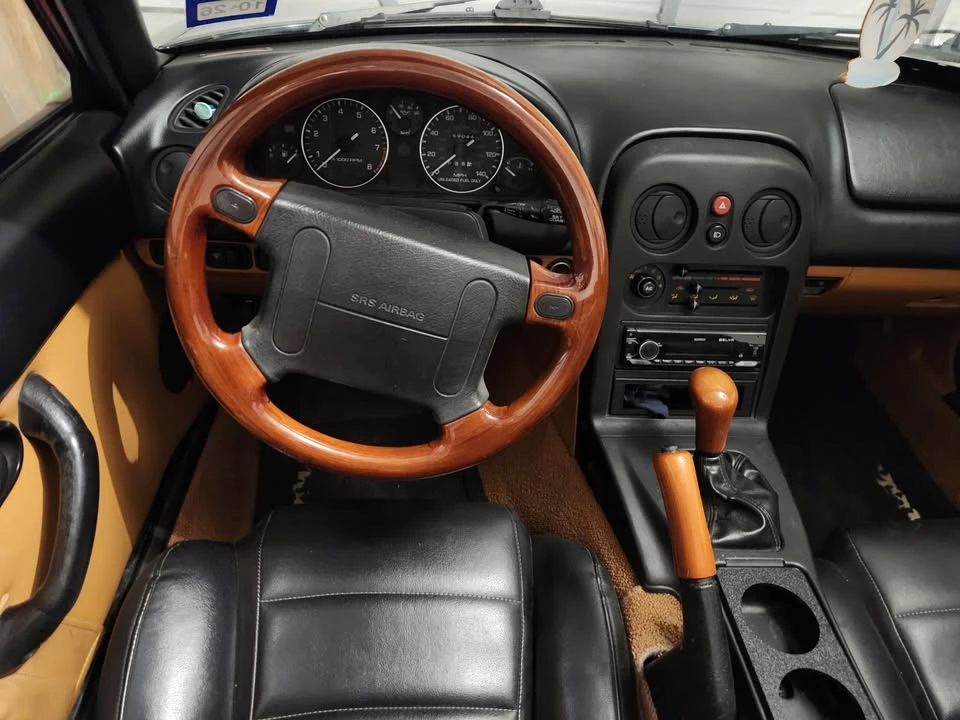 1994 Mazda NA MX-5 Miata - Image 11 of 12