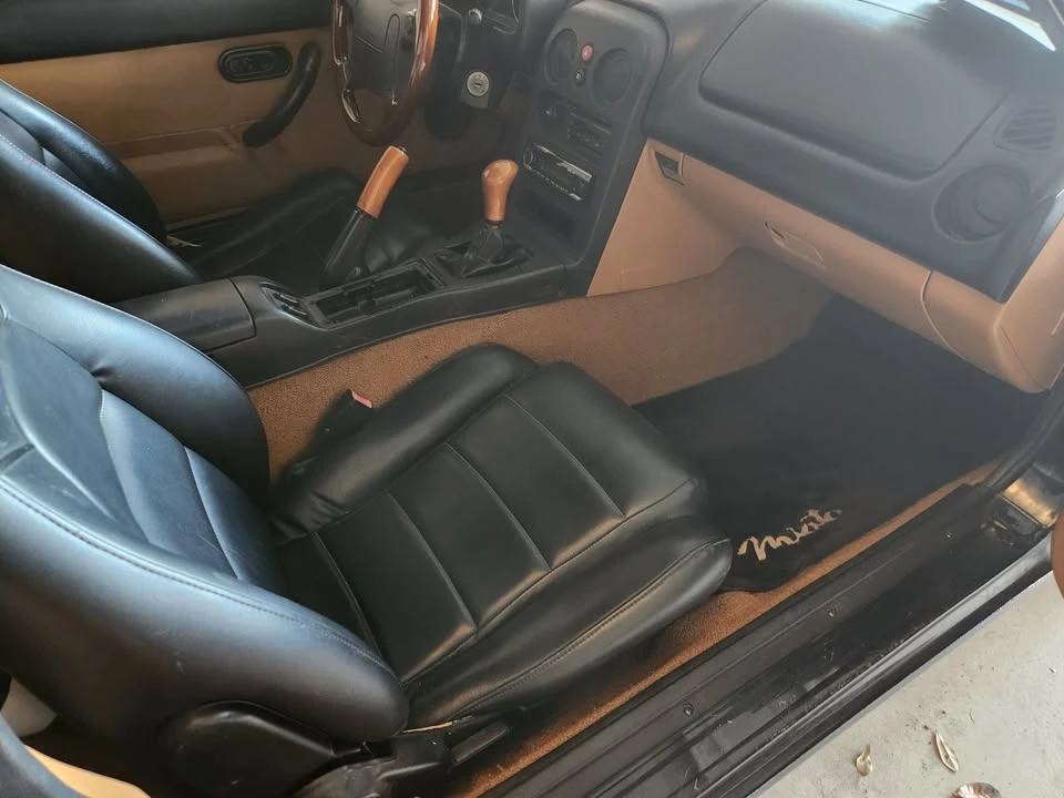 1994 Mazda NA MX-5 Miata - Image 8 of 12