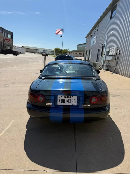 1994 Mazda NA MX-5 Miata - Image 6 of 12