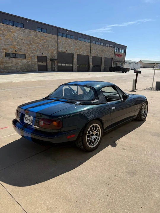 1994 Mazda NA MX-5 Miata - Image 5 of 12