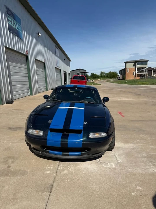 1994 Mazda NA MX-5 Miata - Image 2 of 12