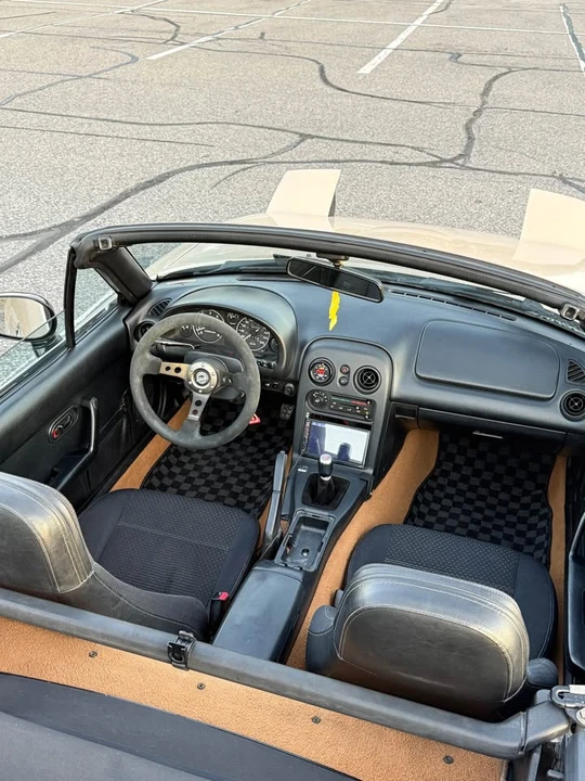 1994 Mazda NA MX-5 Miata - Image 6 of 9