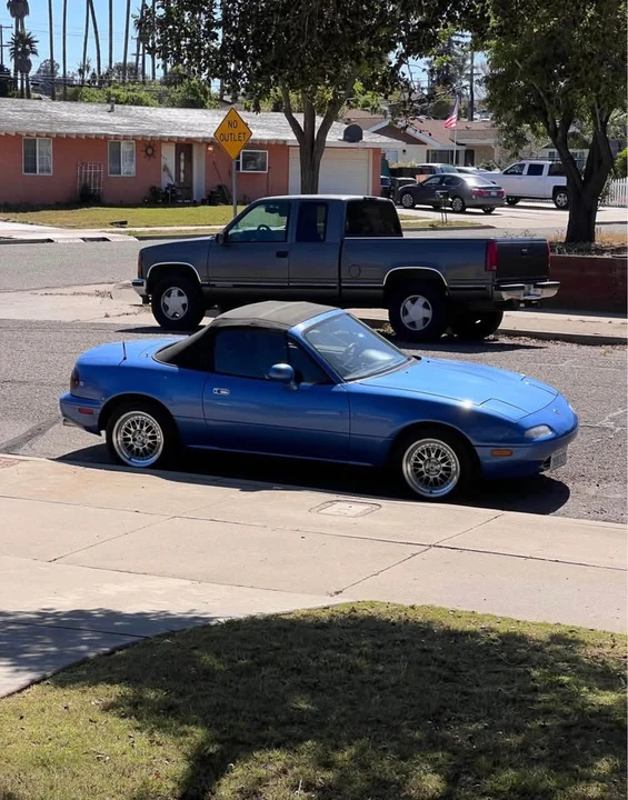 1994 Mazda NA MX-5 Miata - Image 5 of 8