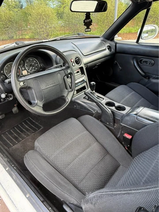 1994 Mazda NA MX-5 Miata - Image 5 of 9