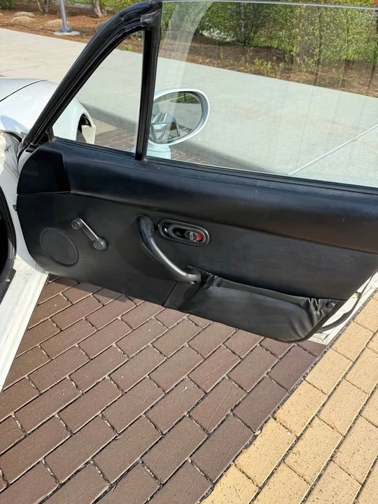 1994 Mazda NA MX-5 Miata - Image 7 of 9
