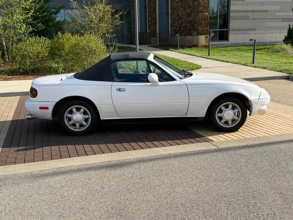 1994 Mazda NA MX-5 Miata - Image 4 of 9