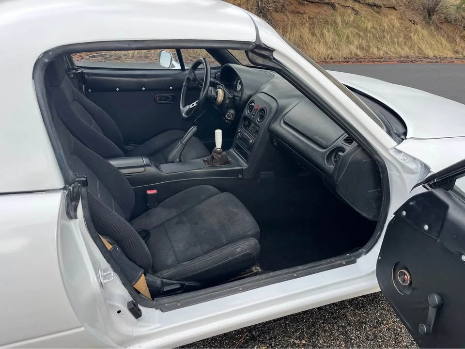 1994 Mazda NA MX-5 Miata - Image 16 of 17