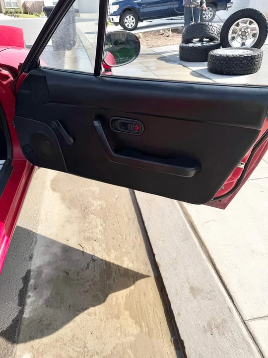 1994 Mazda NA MX-5 Miata - Image 5 of 10