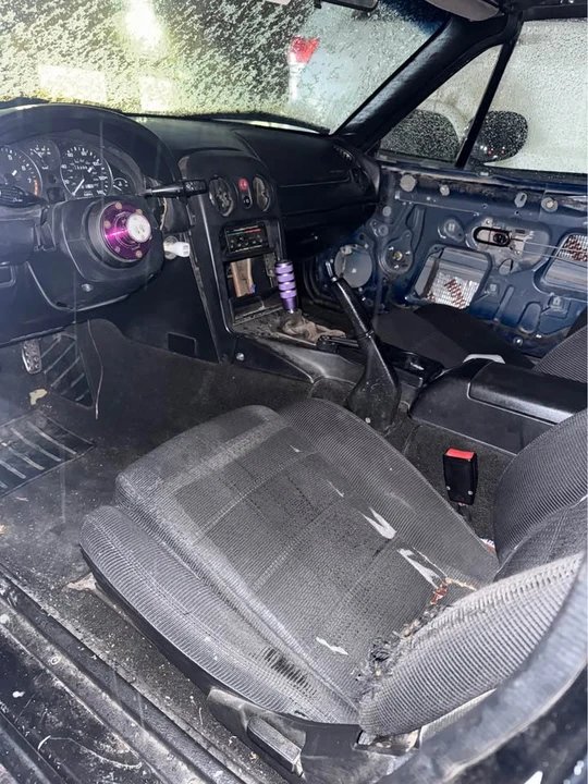 1994 Mazda NA MX-5 Miata - Image 5 of 12