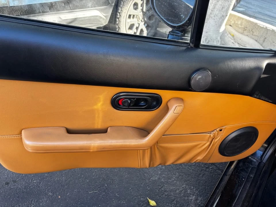 1994 Mazda NA MX-5 Miata - Image 8 of 10