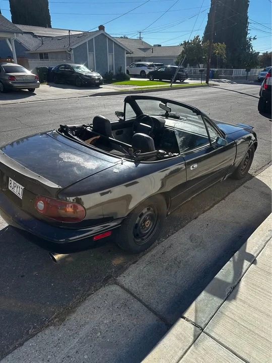1994 Mazda NA MX-5 Miata - Image 5 of 8