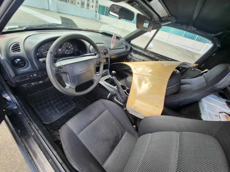 1994 Mazda NA MX-5 Miata - Image 5 of 8