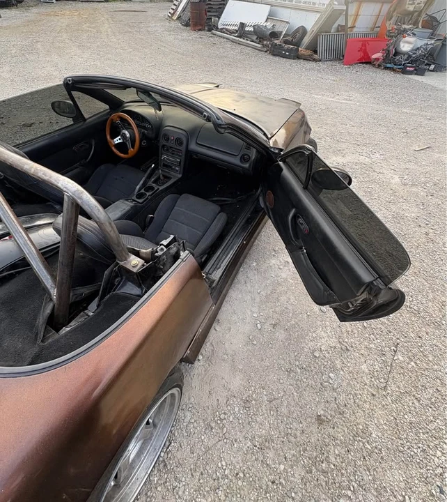1994 Mazda NA MX-5 Miata - Image 3 of 7