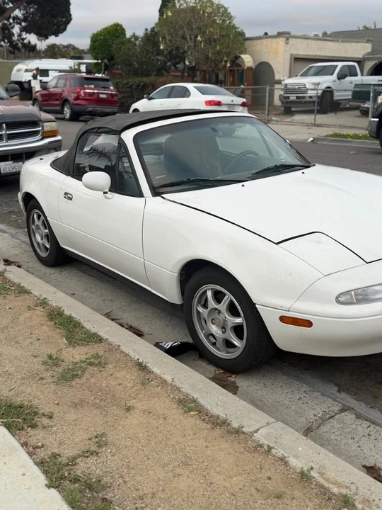 1994 Mazda NA MX-5 Miata - Image 2 of 5
