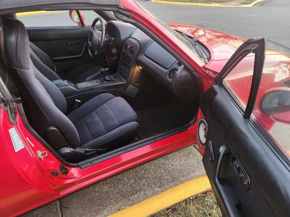 1994 Mazda NA MX-5 Miata - Image 6 of 11