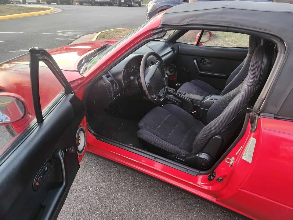1994 Mazda NA MX-5 Miata - Image 5 of 11