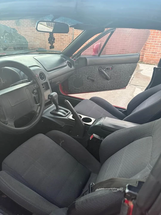 1994 Mazda NA MX-5 Miata - Image 11 of 11