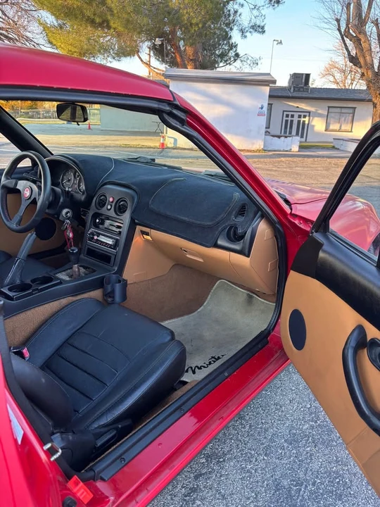 1994 Mazda NA MX-5 Miata - Image 8 of 14