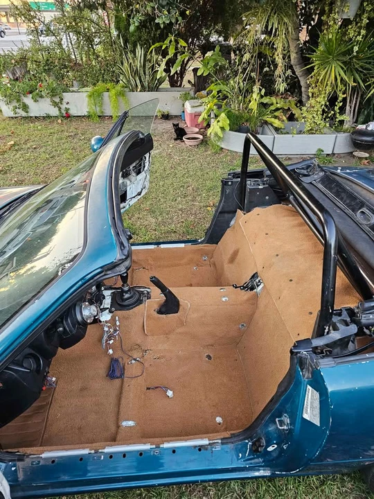 1994 Mazda NA MX-5 Miata - Image 18 of 19