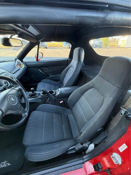1994 Mazda NA MX-5 Miata - Image 16 of 17