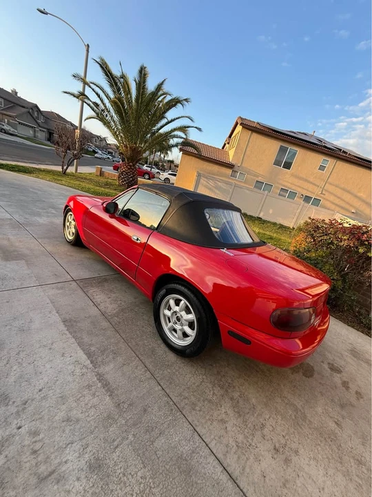 1994 Mazda NA MX-5 Miata - Image 11 of 17